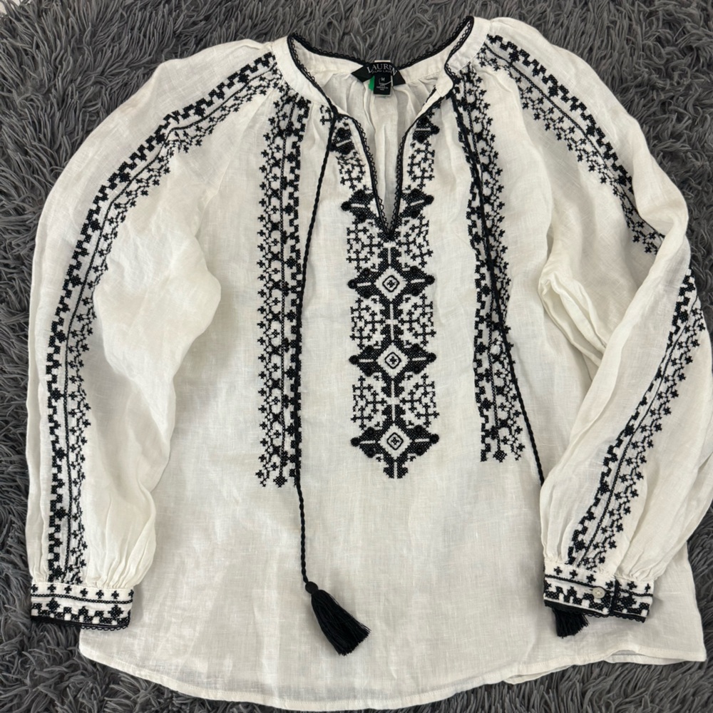 White shirt with details, Ralph Lauren brand, size M.